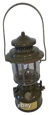 Vintage 1952 Coleman US Army Military Lantern model 252A Pyrex Glass