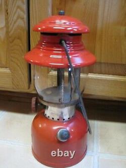 Vintage 1958 Red COLEMAN Lantern 200A Single Mantle YELLOW CASE Original Globe