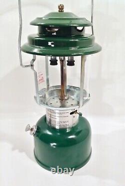 Vintage April 1978 Coleman 220J Lantern With Original Box Nice