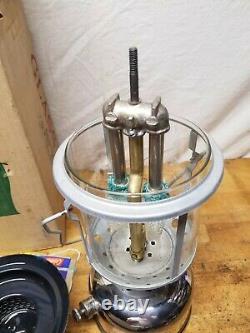 Vintage Coleman 220D Double Mantle Lantern 1950 UNFIRED with Box NOS