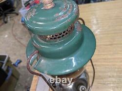 Vintage Coleman 242B Lantern Single Mantle Lantern Green