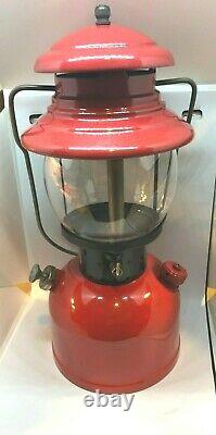 Vintage Coleman Black Band 200A Lantern (03/52) (working)