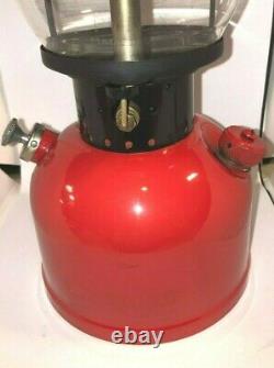 Vintage Coleman Black Band 200A Lantern (03/52) (working)