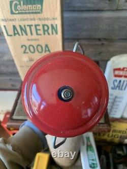 Vintage Coleman Lantern Model 200A