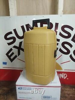 Vintage Coleman Yellow Gold Clamshell Lantern Storage Carry Case 200A 202 USA