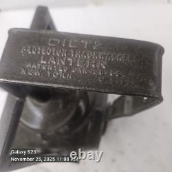 Vintage Dietz NYCL TRACK WALKER PROTECTOR Tubular Kerosene Lantern