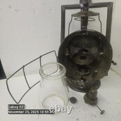 Vintage Dietz NYCL TRACK WALKER PROTECTOR Tubular Kerosene Lantern
