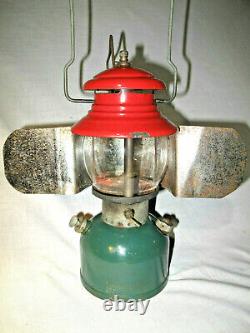 Vintage Nov 1951 Coleman 200a Single Mantle Christmas Lantern 8/51 Red Green