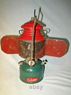 Vintage Nov 1951 Coleman 200a Single Mantle Christmas Lantern 8/51 Red Green