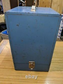 Vintage Sears Roebuck 476.74070 Lantern With Case