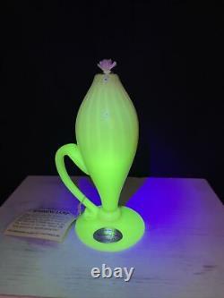 Vintage Williamsburg Glass Co Burmese Uranium Lantern Sparking Lamp Glows
