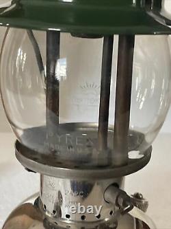 Vintage coleman lantern 242C 3-49 withbox