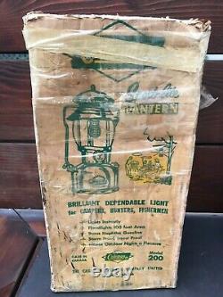 Vtg Coleman Lantern Red Model 200 5 70 May1970 Globe #550 With Original Box